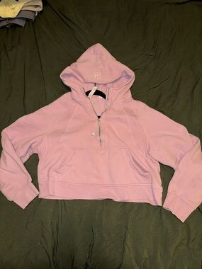 Lululemon Hooded Cropped Scuba
Light Pink M/L